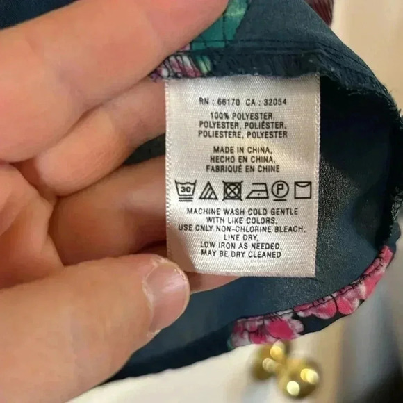 HD in Paris Floral Blouse - Picture 5 of 5